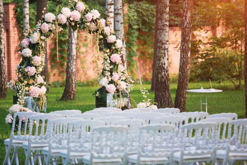 Make an Outdoor Wedding Work for You